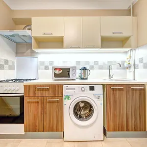 Апартаменты Near Ocean Plaza Druzhby Narodov Boulevard 8a, Киев