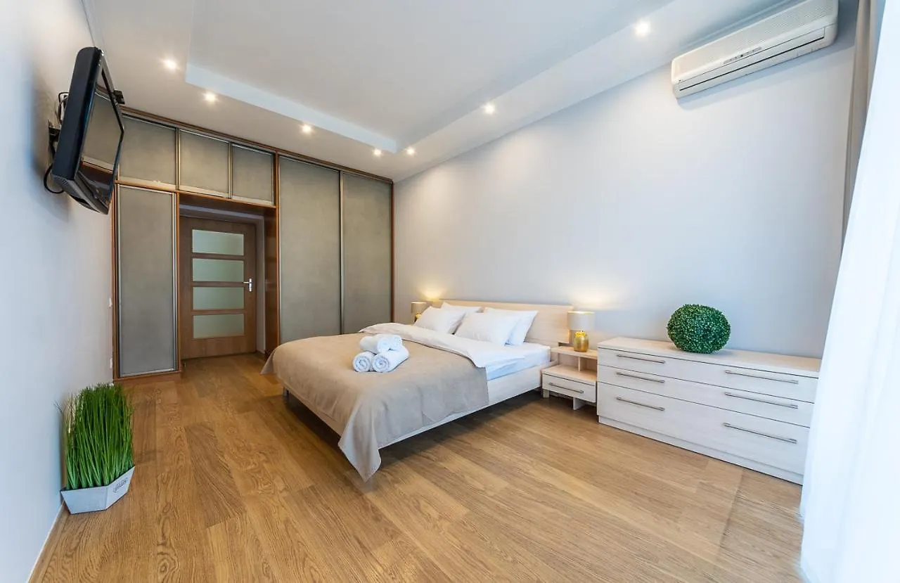 아파트 Khreschatyk. Independence Sq. 2 Br 키예프 우크라이나